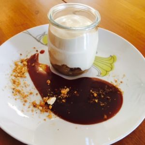 la verrine maison de notre chef, poire-caramel façon tiramisu