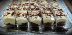 menus personalisés et produits locaux : des formules uniques recette maison de tiramisu par notre chef traiteur en midi-pyrénées